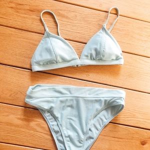 Billabong Bikini Set (Size L)